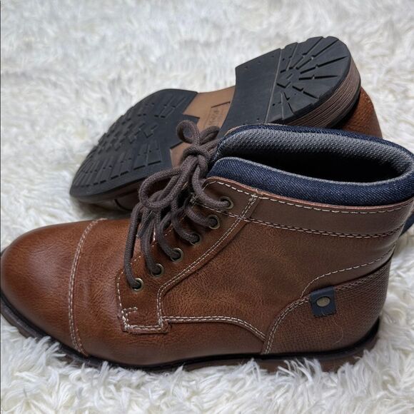 Sonoma Gray and Blue Textured boots for big boy size 4 - Picture 6 of 8